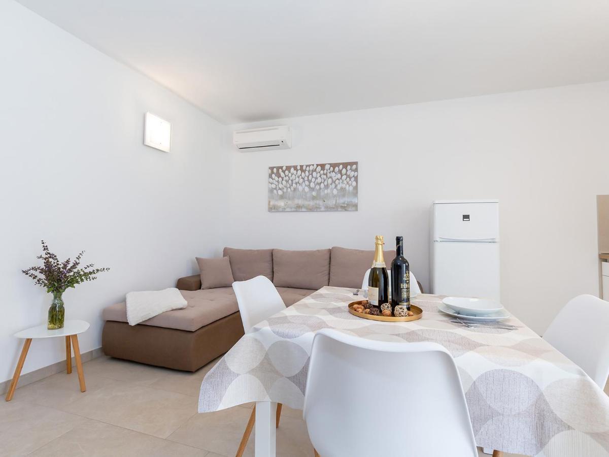 Villa Gioia Apartment With Terrace Poreč Dış mekan fotoğraf